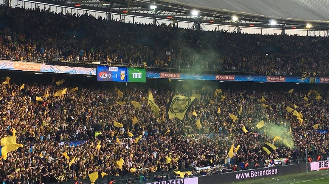 Vitesse heeft de beker gewonnen. Ricky van Wolfswinkel scoorde twee keer in de finale tegen AZ. De Arnhemmers gaan volgend seizoen direct de Europa League in.