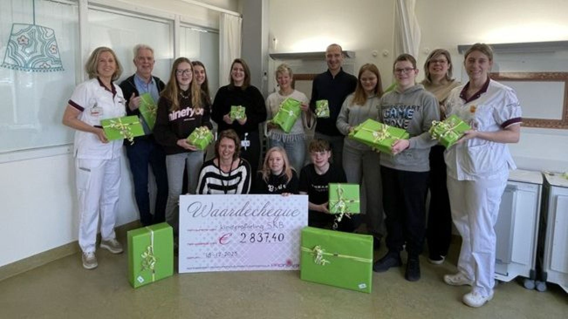 Leerlingen Pronova Winterswijk doneren €2.837,40 aan Stichting Vrienden van SKB.