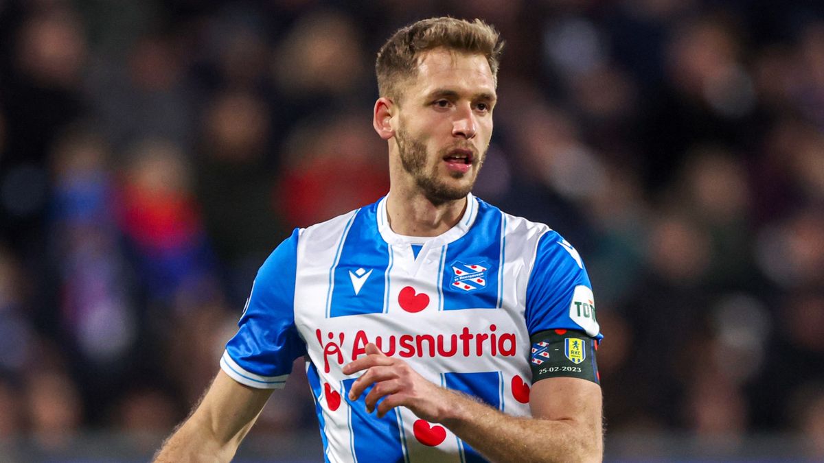 Pawel Bochniewicz viert rentree bij sc Heerenveen met een eigen goal in oefenwedstrijd