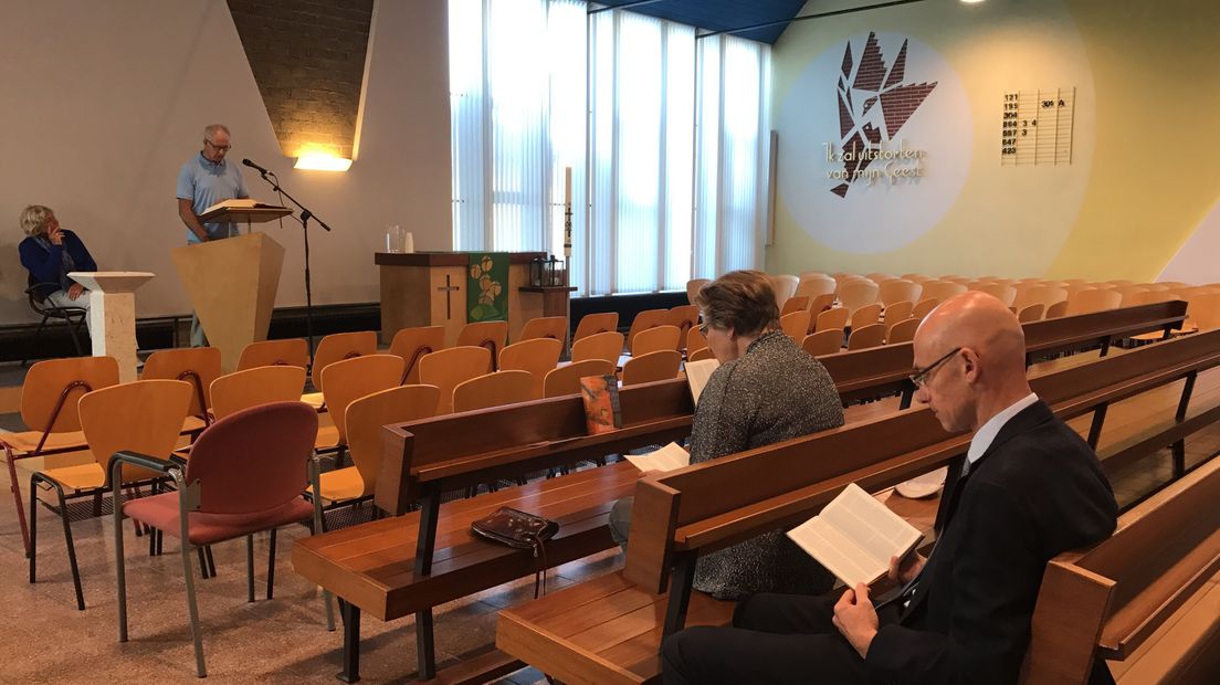 Voorlezing tijdens bijbelmarathon in Tholen