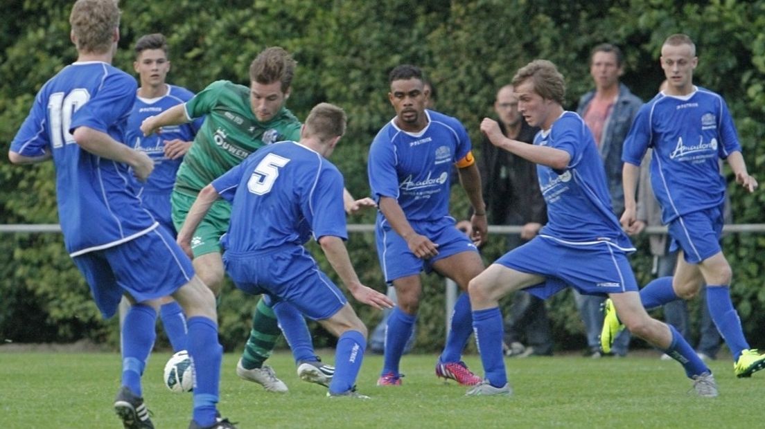 Jong Zeeland in actie tegen Quick Boys