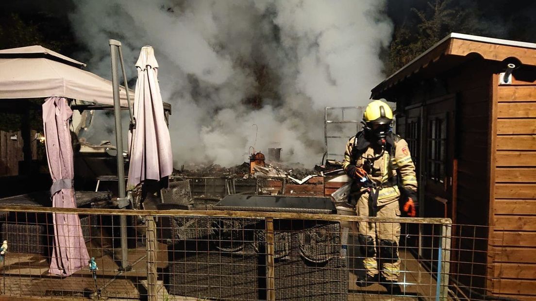 In Noordgouwe vloog een stacaravan in brand