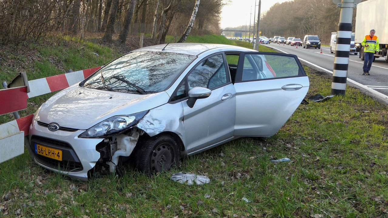 Verkeershinder op N35 bij Enschede na aanrijding.