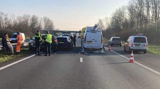 File op A50 • gewonde na botsing.