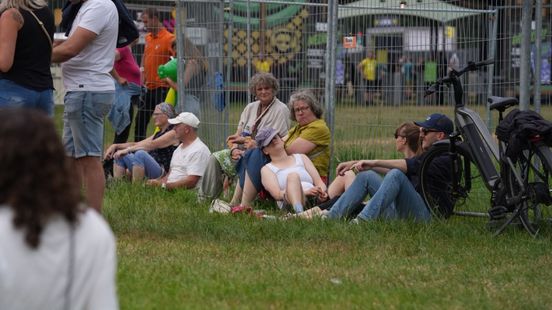 Eerste bezoekers Zwarte Cross stranden bij dicht hek: ‘Dat is balen’