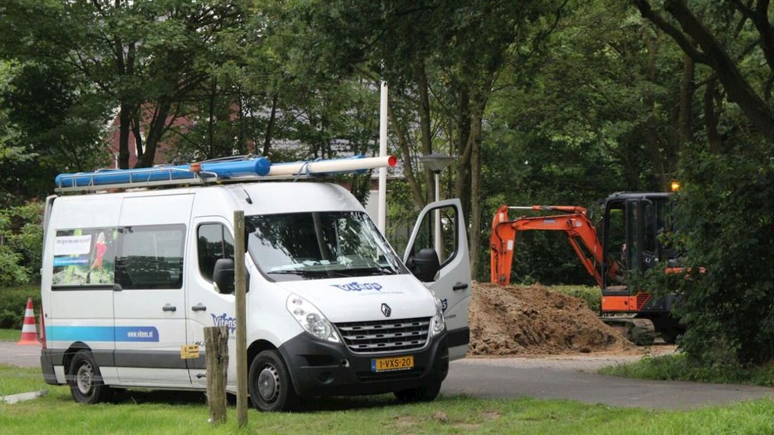 Vitens repareert waterleiding