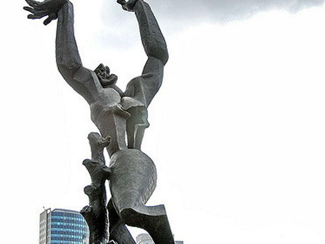 Het Beeld 'De Verwoeste Stad' van Ossip Zadkine in Rotterdam