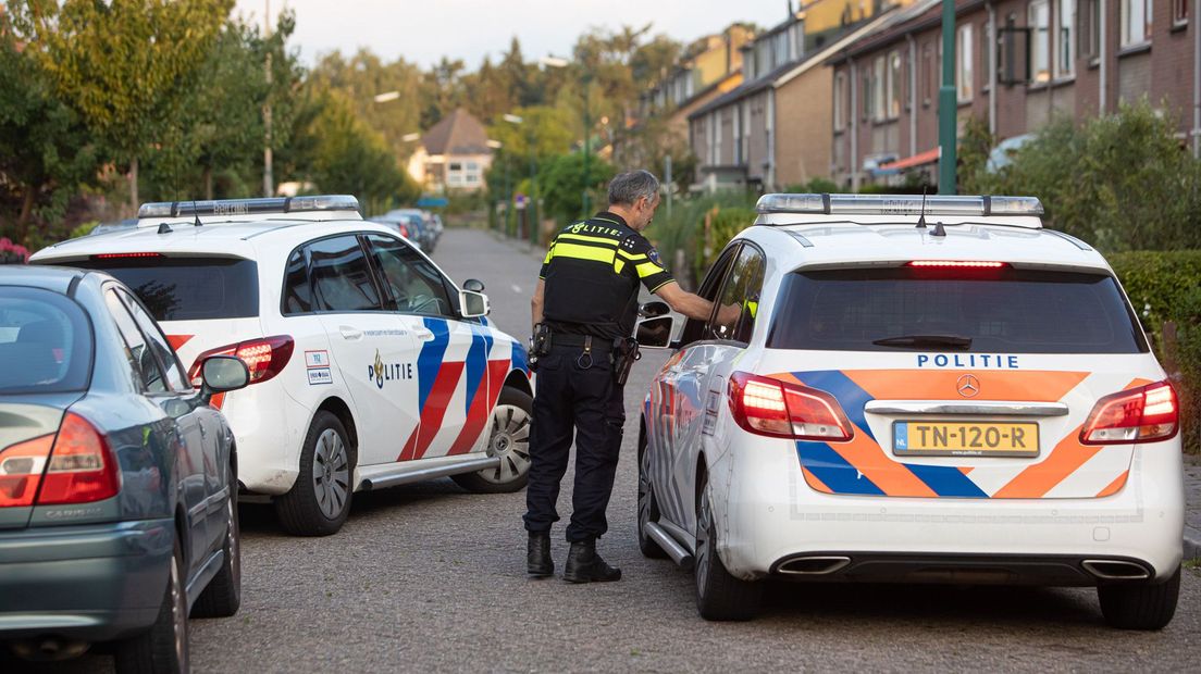 Woensdagochtend viel de politie een huis aan de Professor Buyslaan in Baarn binnen. Mogelijk is er een link met de 'tandenstokersbende'.