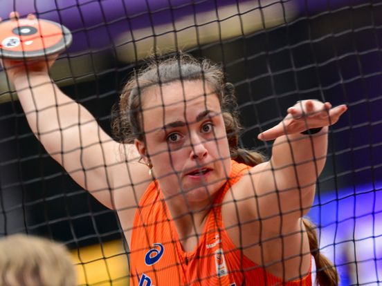 Jorinde van Klinken haalt genadeloos uit met discus en verslaat olympisch kampioene