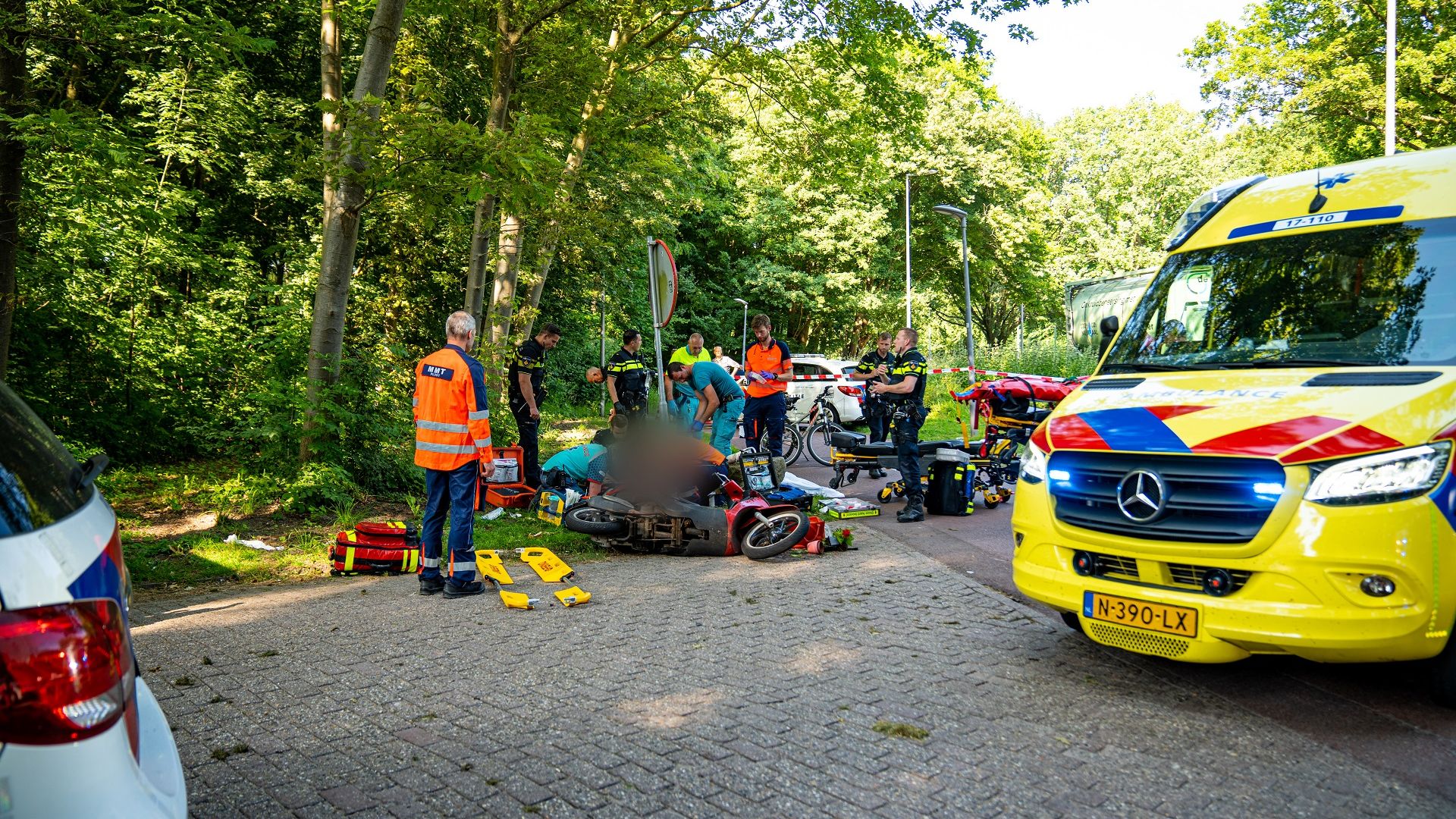 Uitslaande Brand Op Zolder In Dordrecht Geblust | Scooterrijder ...