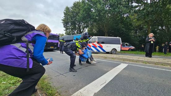 Politie onderzoekt rol bestuurders bij blokkade A12 door XR