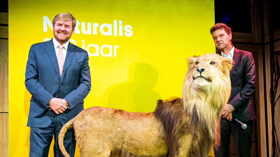 Koning Willem-Alexander bij Naturalis