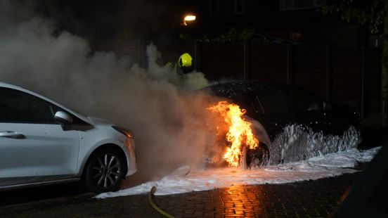 Opnieuw autobrand in Deventer: sporen van zwaarvuurwerk gevonden Home