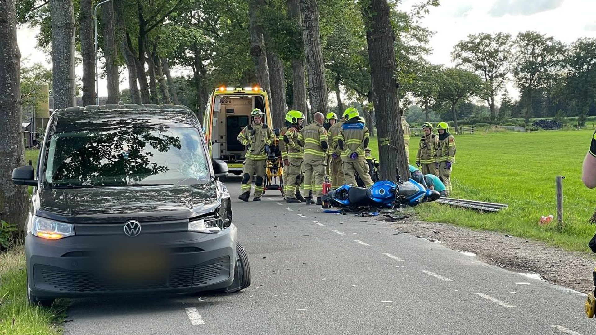 Motorrijder Zwaargewond Na Dubbele Botsing - Omroep Gelderland