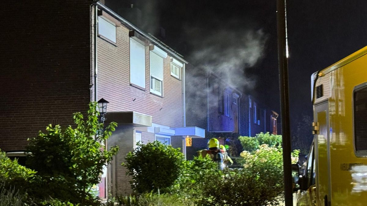 Woningbrand in Noorbeek: één persoon naar het ziekenhuis