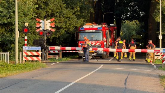 Aanrijding met persoon op spoor: tijdelijk geen treinen tussen Sittard en Maastricht. Aanrijding met persoon op spoor: tijdelijk geen treinen tussen Sittard en Maastricht.