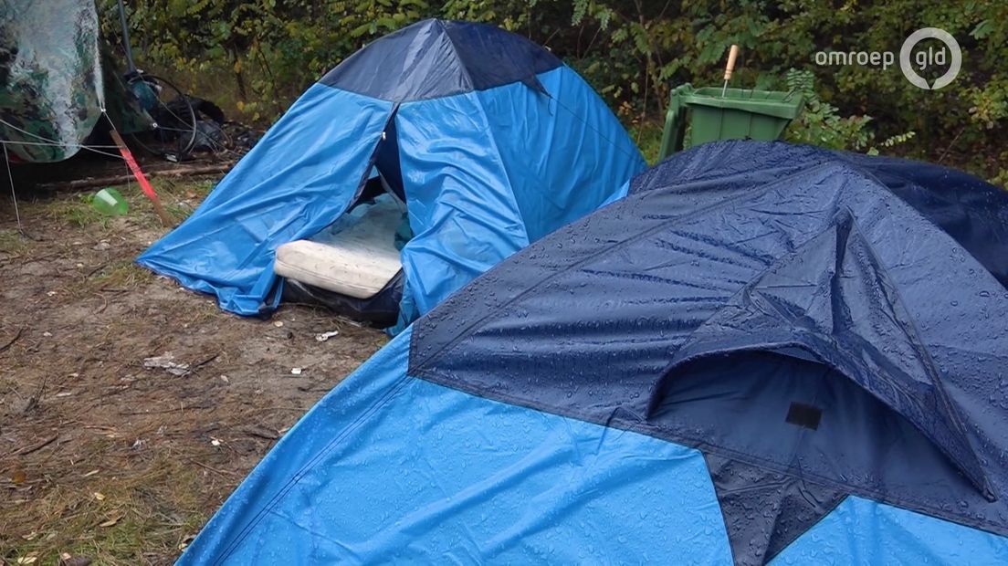 Zo'n 15 tot 20 daklozen in Ede slapen nu 's nachts in tenten.