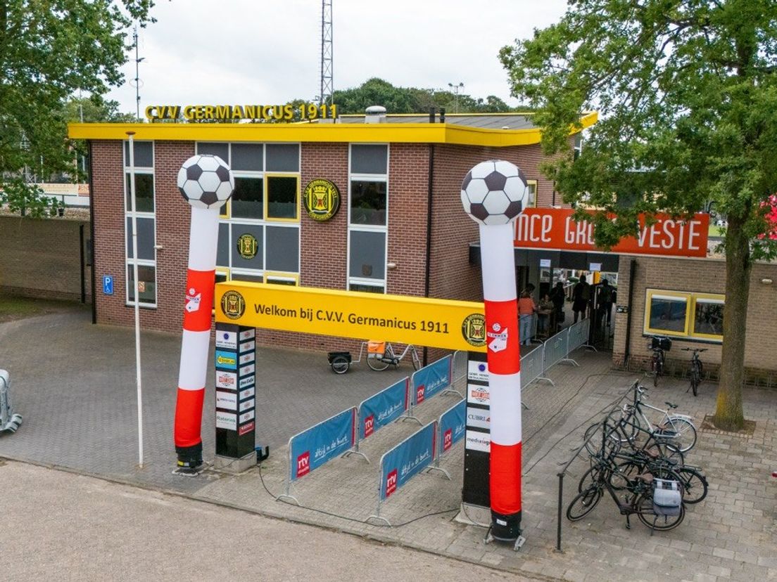 Kijk live mee naar de kraker VV Onze Club - FC Emmen