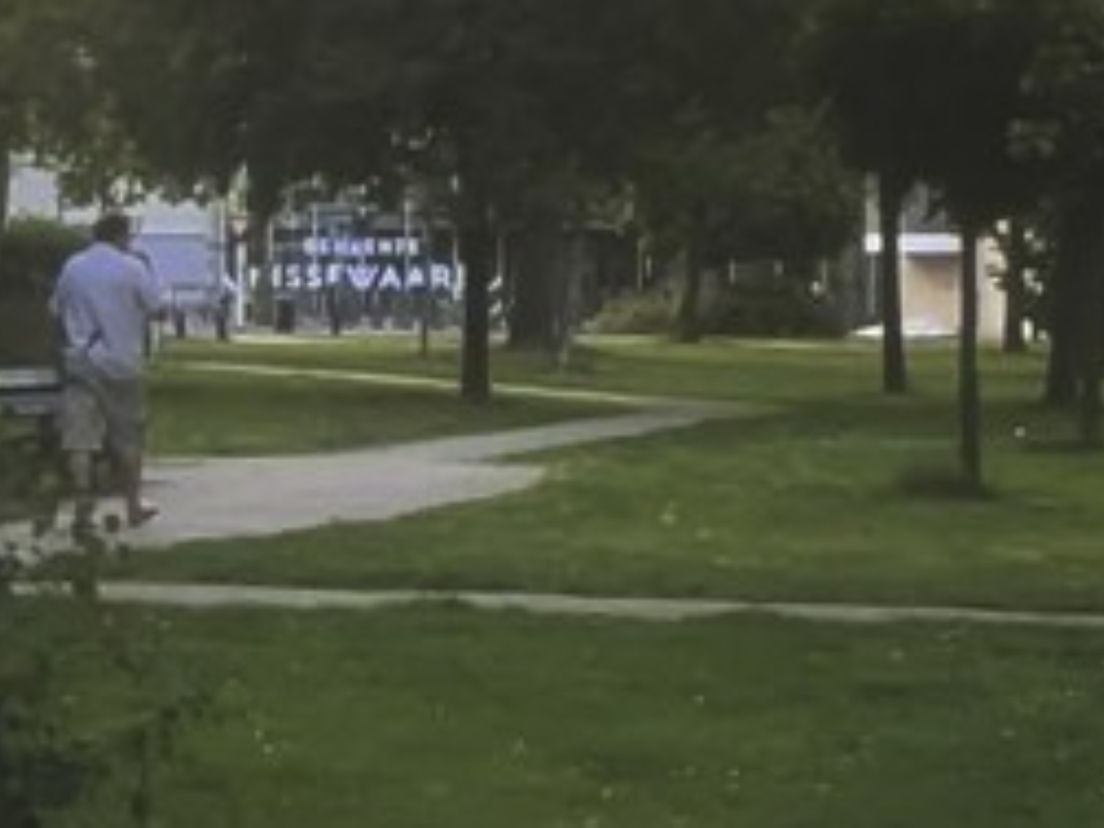 De moeder van het jongetje filmde de man toen hij wegliep.
