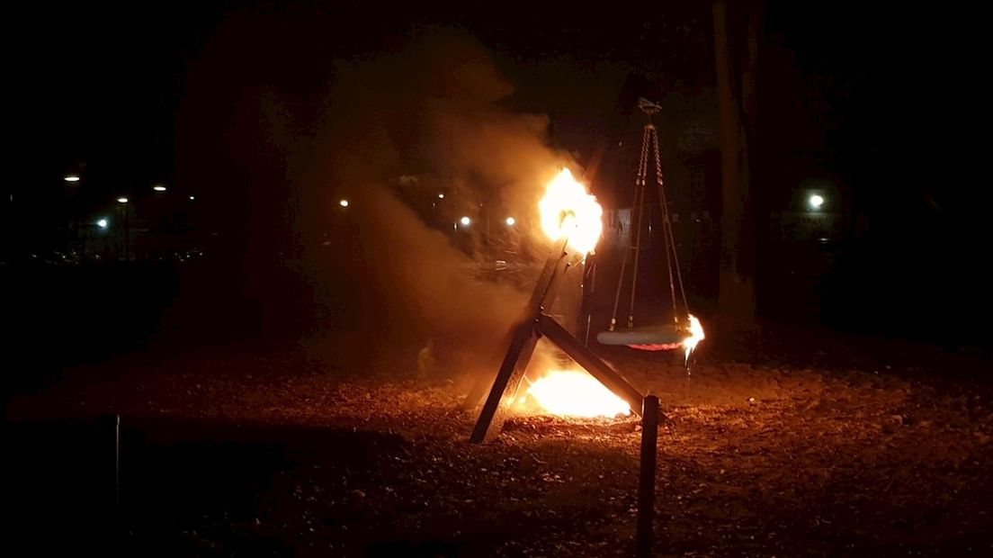 Speeltoestel in brand gezet in Glanerbrug