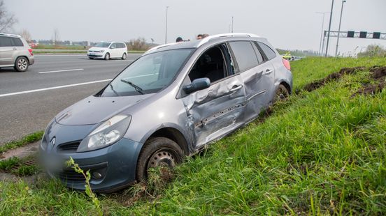 Dag vol ongelukken op de A12 | Kettingbotsing op N228 in Leusden. Dag vol ongelukken op de A12 | Kettingbotsing op N228 in Leusden.
