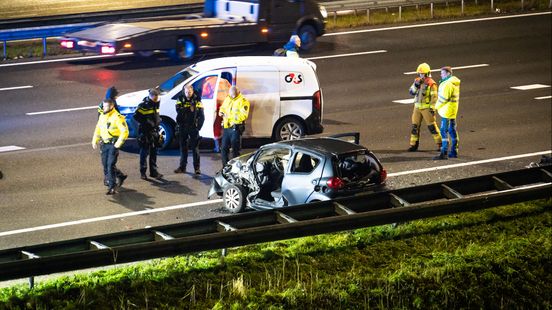 Gewonde bij ongeluk op A16 bij Rotterdam-Feijenoord. Gewonde bij ongeluk op A16 bij Rotterdam-Feijenoord.