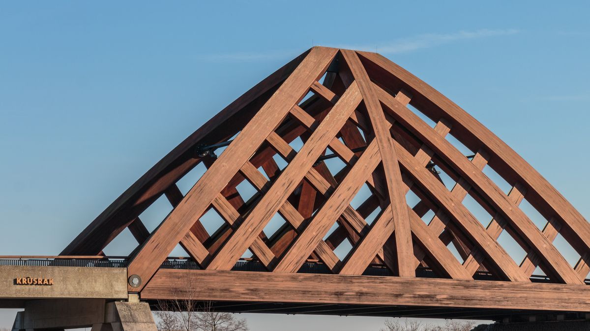 Houten bruggen Sneek toe aan groot onderhoud: Krúsrak eerst aan de beurt