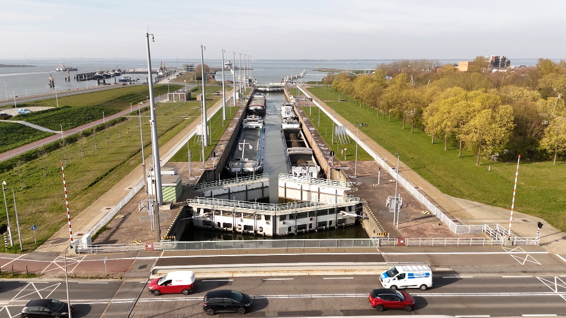 Nieuwe Sluis en Oostsluis langer open, Westsluis blijft dicht