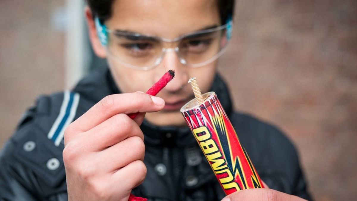 Vuurwerk met oud en nieuw wat