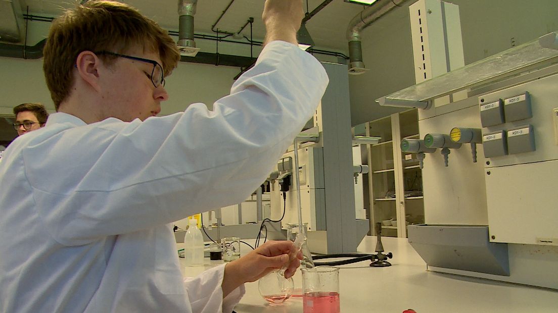 Scalda-studenten winnen chemiewedstrijd: 'We doen niet onder voor hbo'ers'