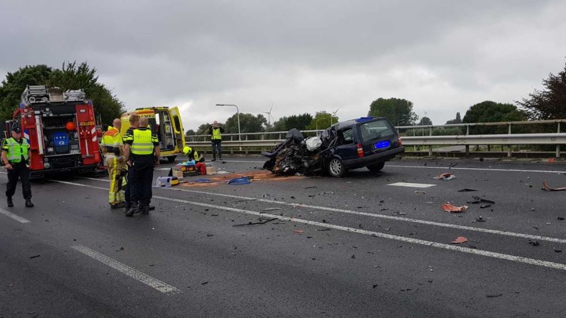 Door een ernstig ongeval is de provinciale weg N233 van Kesteren naar Veenendaal urenlang dicht geweest tussen Rhenen en de aansluiting met de A15.