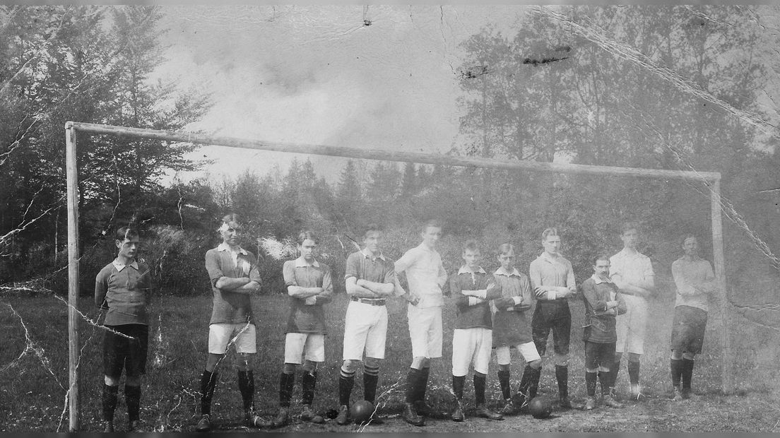 Een teamfoto van Old Forward, jaartal onbekend
