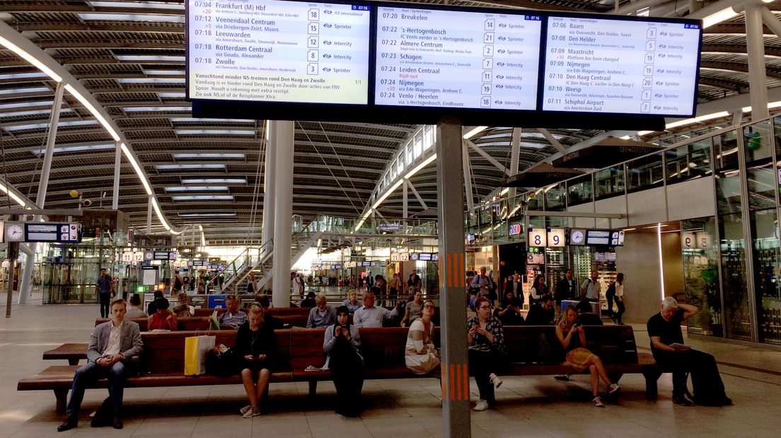 Op Utrecht Centraal is vanochtend weinig te merken van de acties.
