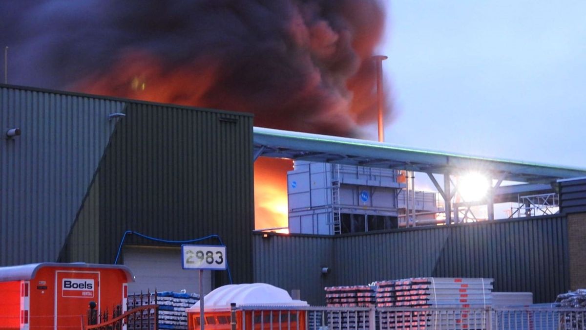 Grote brand bij Aviko in Lomm