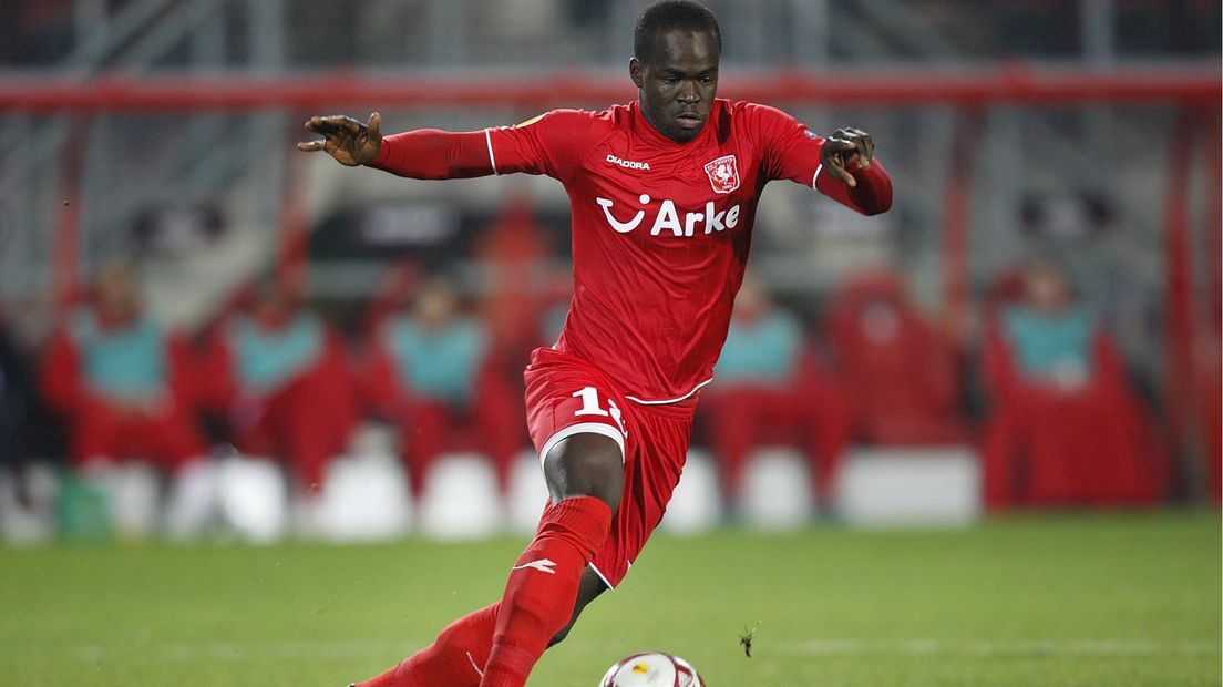 Cheick Tioté in actie voor FC Twente