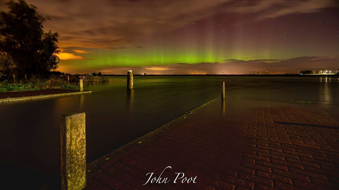 Gisteravond was het noorderlicht te zien boven Overijssel.