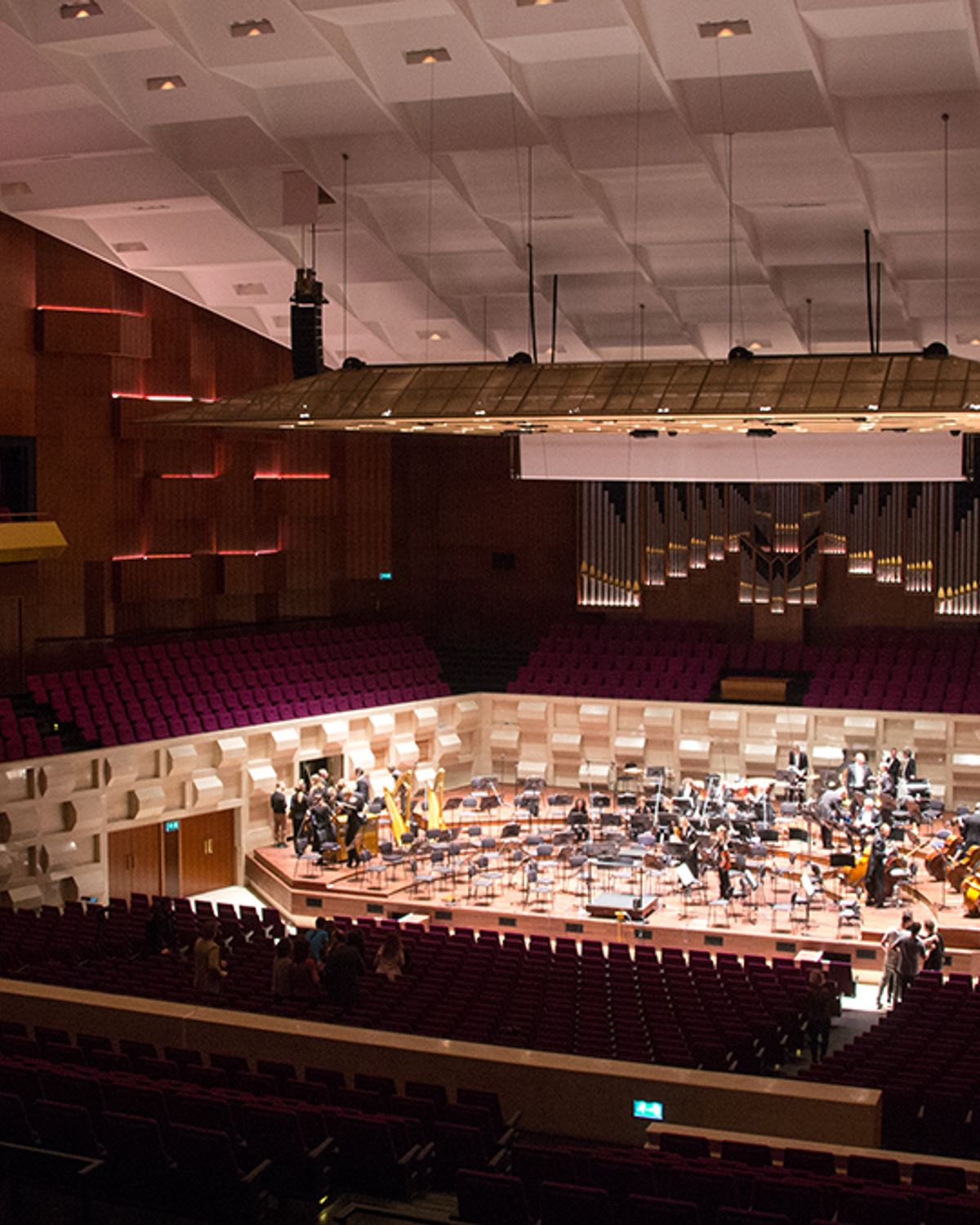 Opmerkelijke verhalen over 60 jaar De Doelen: pianist rolde met piano ...