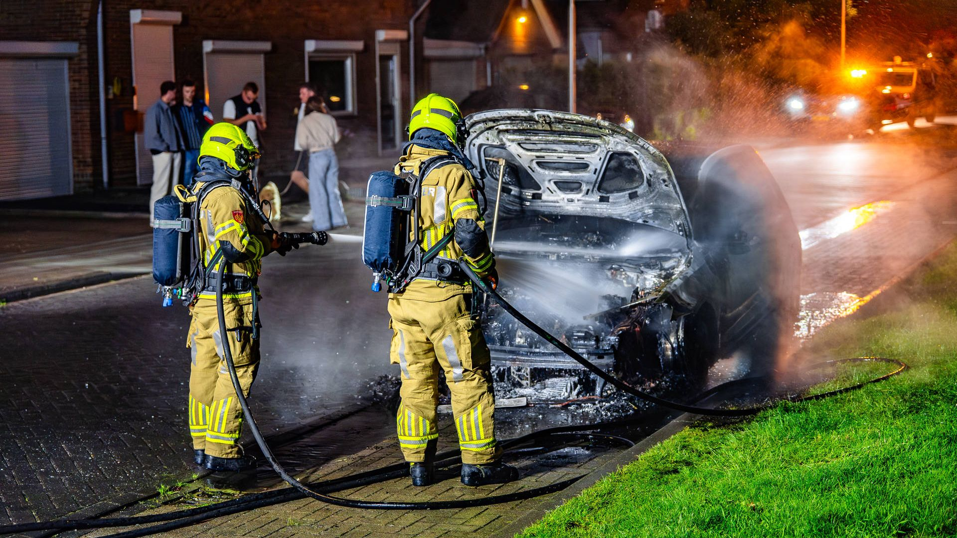 Nachtelijke autobranden • fietser zwaargewond