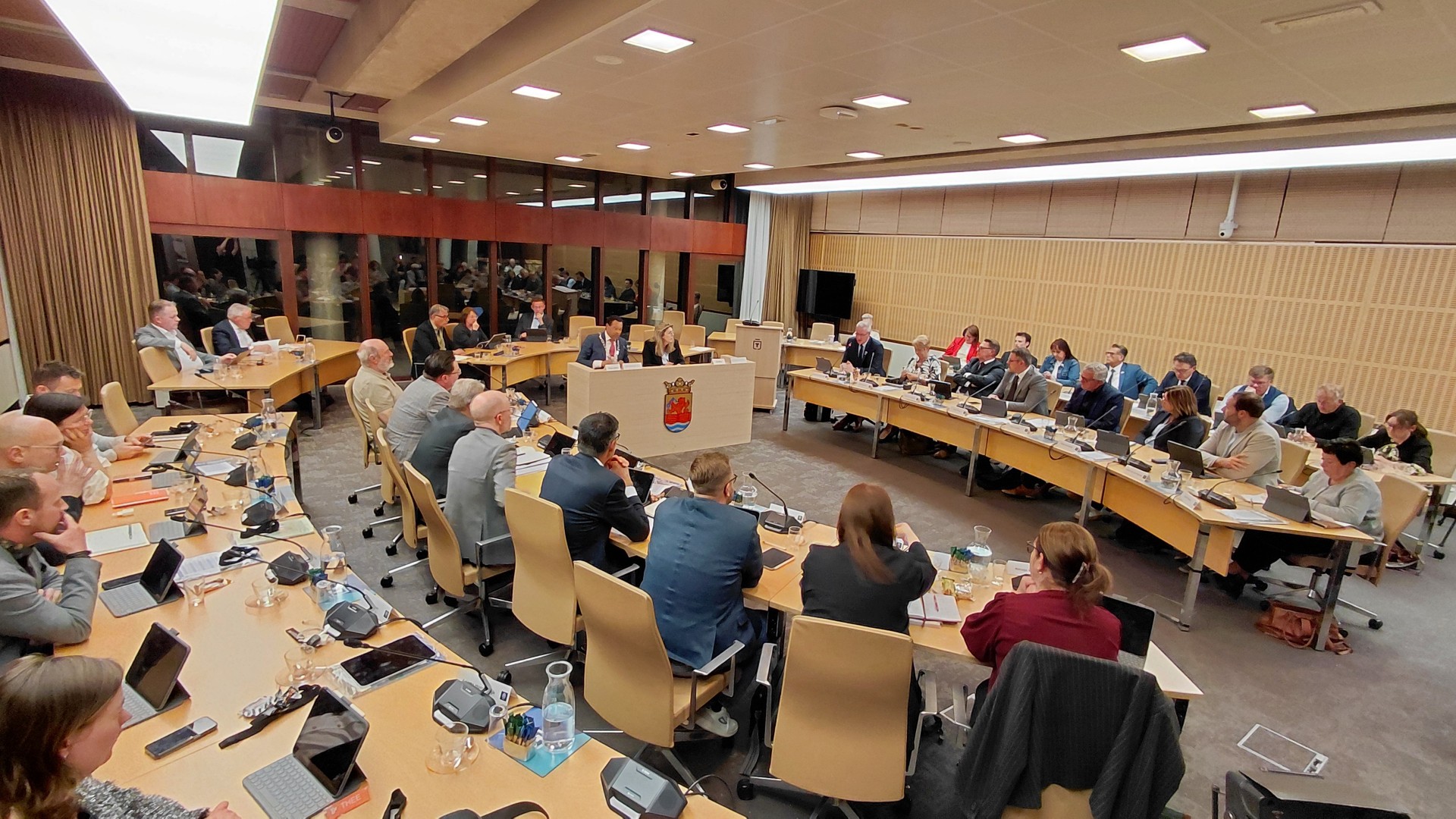 PVV loopt weg in Terneuzen • 'Oud zeer' blokkeert nieuwe coalitie in Sluis