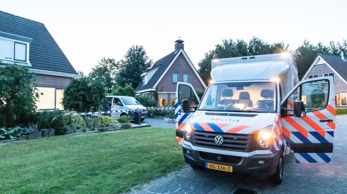 Buurtbewoners van de Driehoekskamp in De Groeve zijn flink geschrokken door het nieuws over hun 59-jarige buurvrouw (Rechten: De Vries Media)