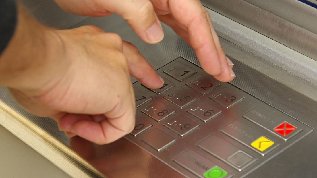 Geldezels stellen rekening beschikbaar aan criminelen