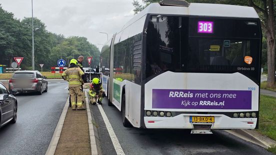 Lijnbus begint te roken, passagiers stappen tijdig uit