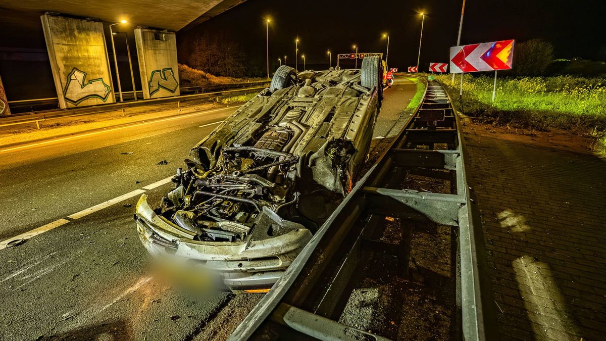 Twee gewonden bij ernstig auto-ongeluk op A73