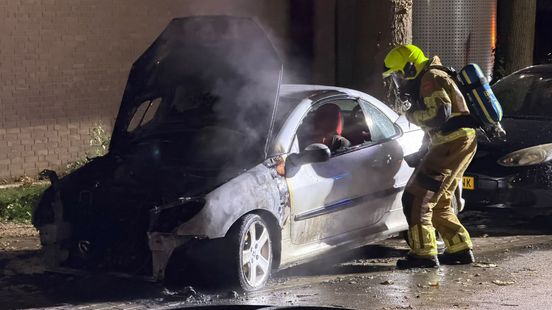 Auto zwaar beschadigd door brand in Beek Nieuws
