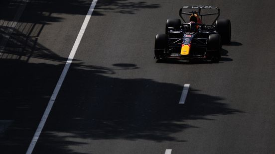 Sterke Max Verstappen finisht na updates aan auto als tweede in Bakoe Nieuws