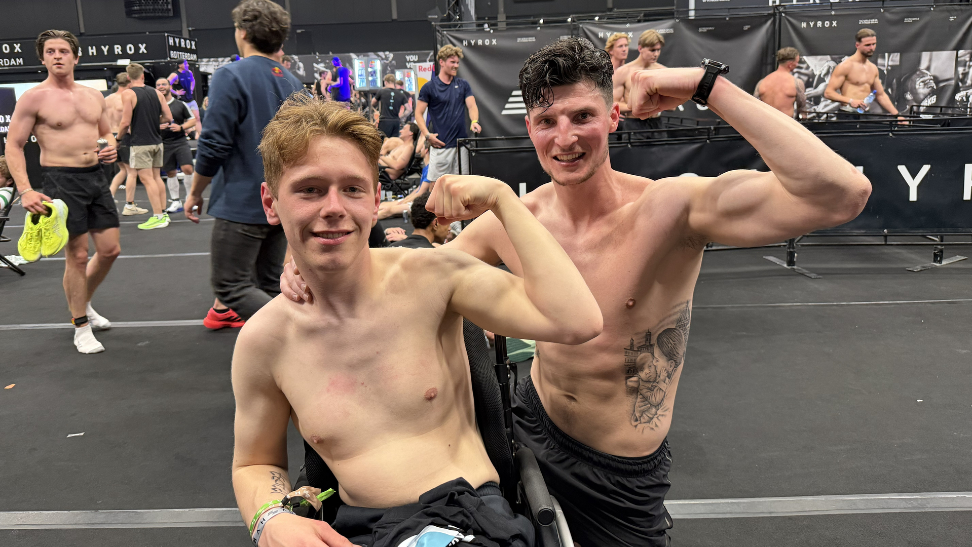 Kaelan (l) en Nino (r) na afloop van de Hyrox