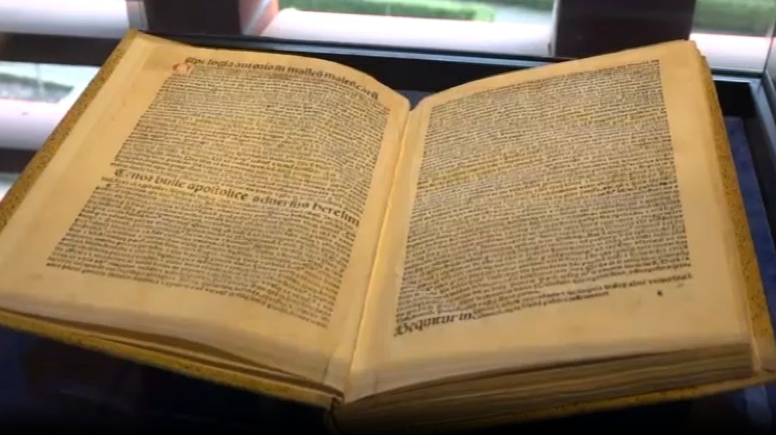 Het boek over de heksenverhalen