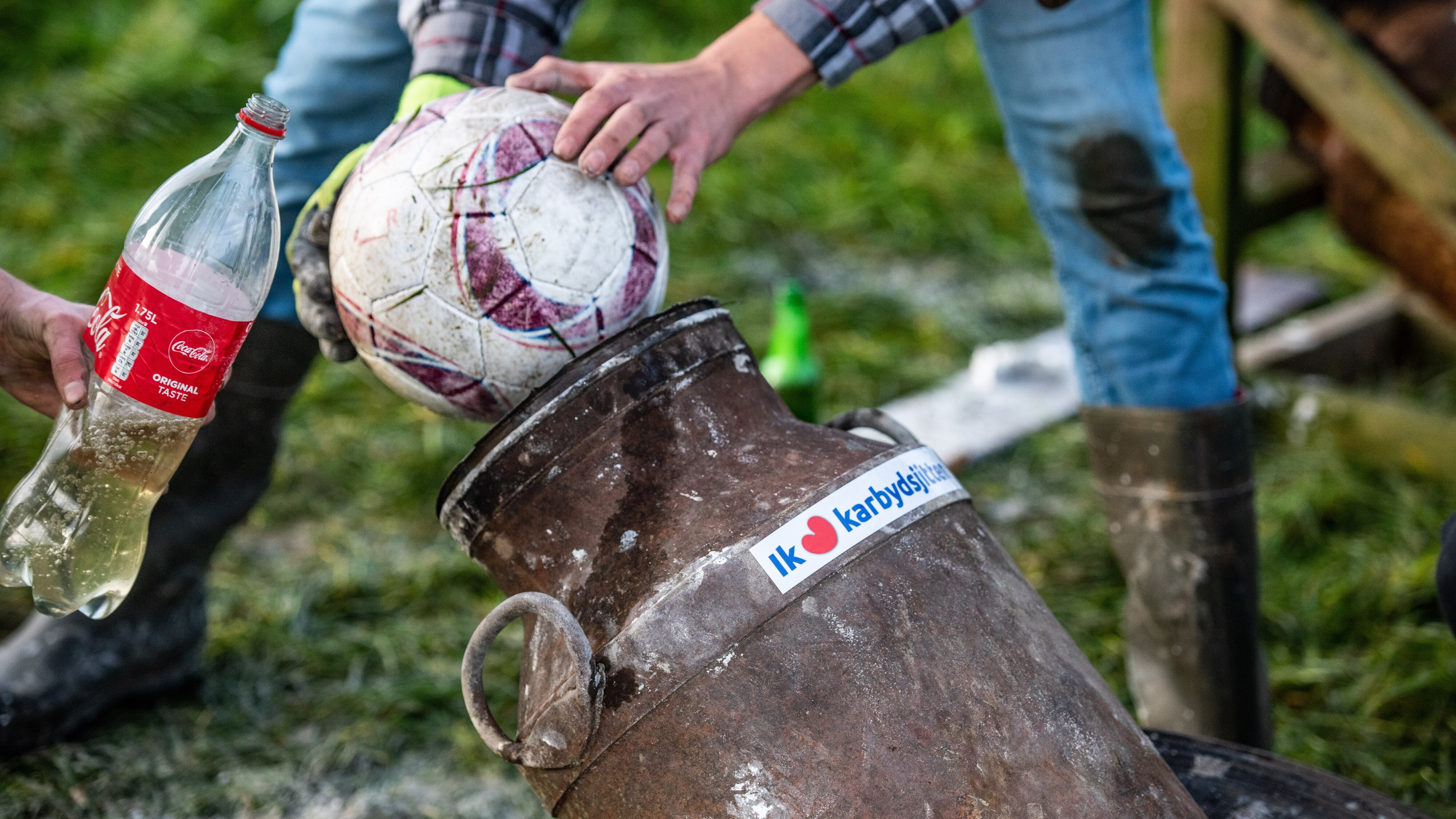 Sneinsrêst, karbid en oaljekoeken: tradysjes botse yn noardeasten fan Fryslân