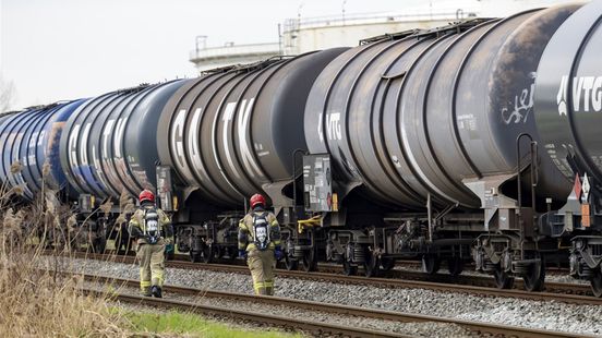 Gevaarlijke goederentreinen: campagne moet omwonenden spoor voorbereiden op ongelukken. Gevaarlijke goederentreinen: campagne moet omwonenden spoor voorbereiden op ongelukken.