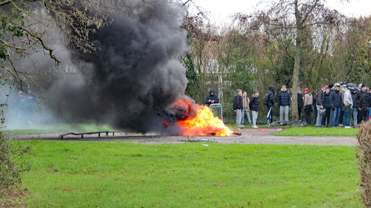 Vuurwerk in beslag genomen en eerste brand gemeld in Arnemuiden, Zeeland bereidt zich voor op oudeja